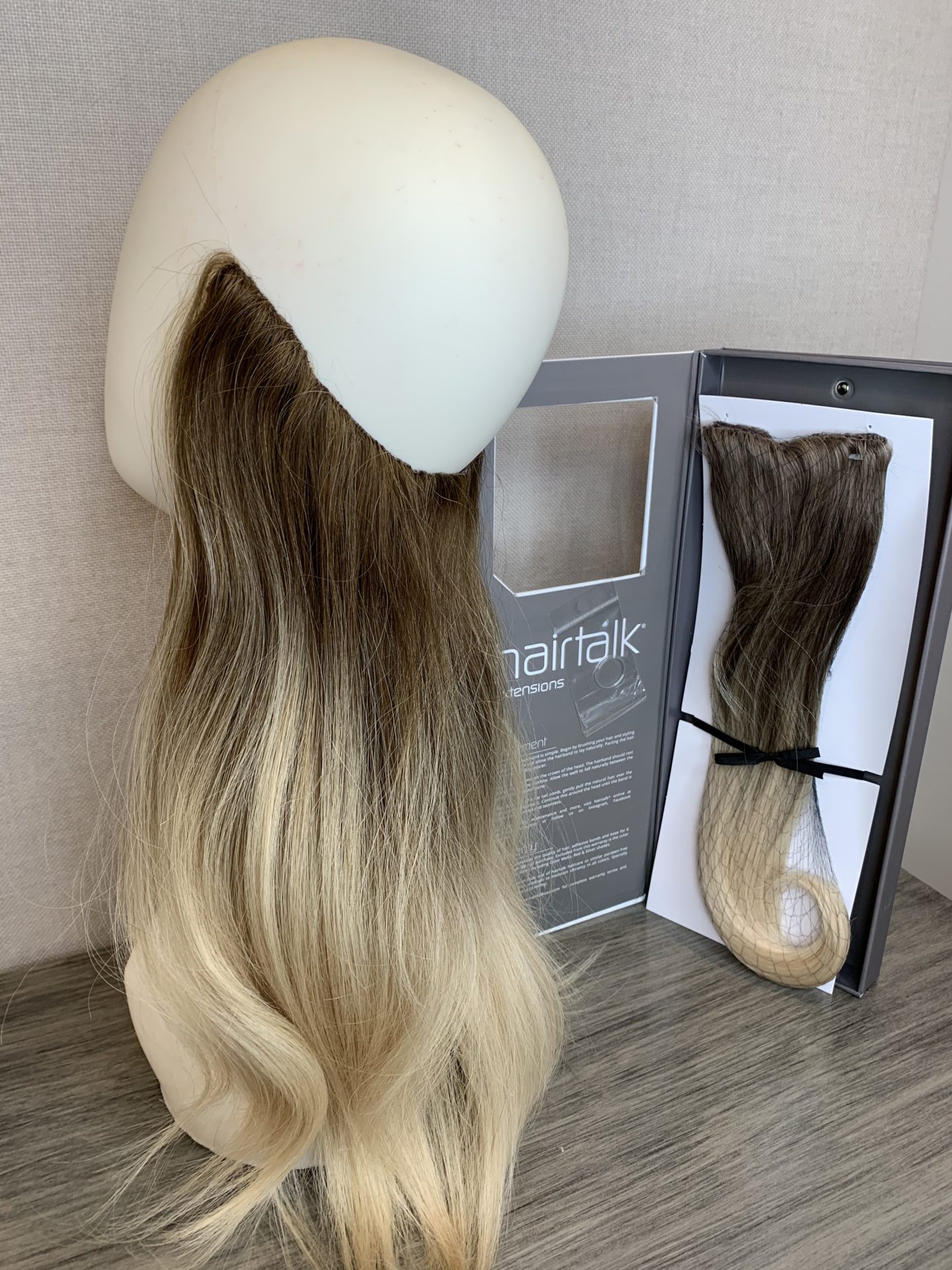Clip In Hair Extensions Clips are Easy to Fit On Your Head!