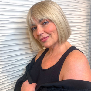 bang-in-hair-extensions-siren-stylist-VA-beach