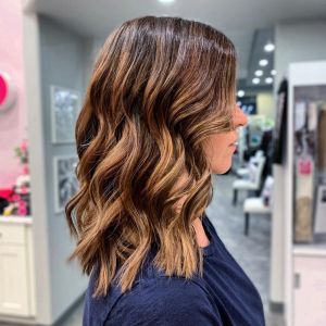 brunette-hair-with-soft-highlights